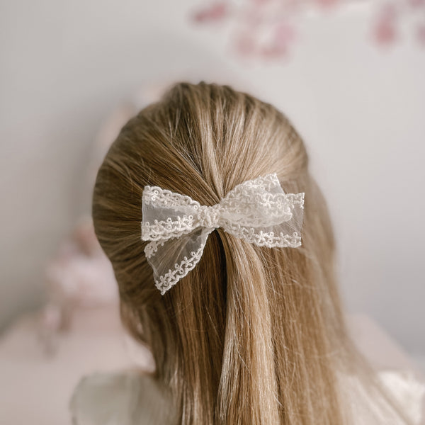 Lace Bow // Juliette